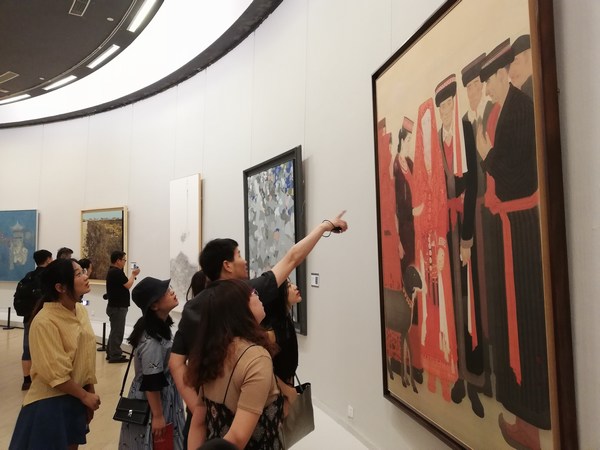 太阳成集团tyc33455艺术硕士（美术）研究生赴中国美术馆开展专题艺术实践教学1.jpg