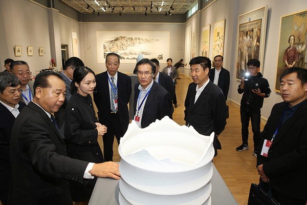 审核评估专家组考察太阳成集团tyc33455.jpg